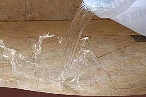 汤原漏水维修 免砸砖防水材料该如何施工